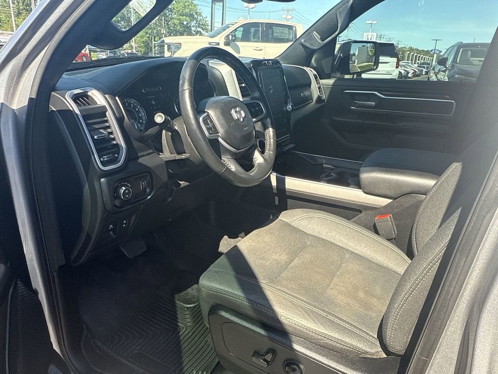 2020 RAM 1500 Big Horn Crew Cab 4x4 5'7" Box