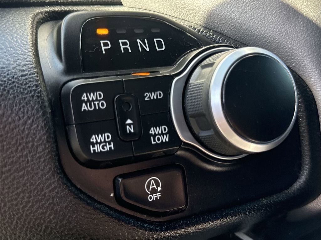2020 RAM 1500 Big Horn Crew Cab 4x4 5'7" Box