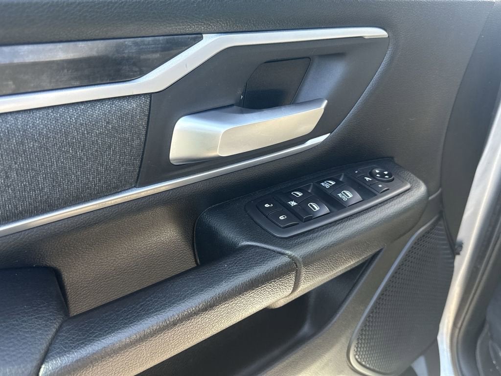 2020 RAM 1500 Big Horn Crew Cab 4x4 5'7" Box