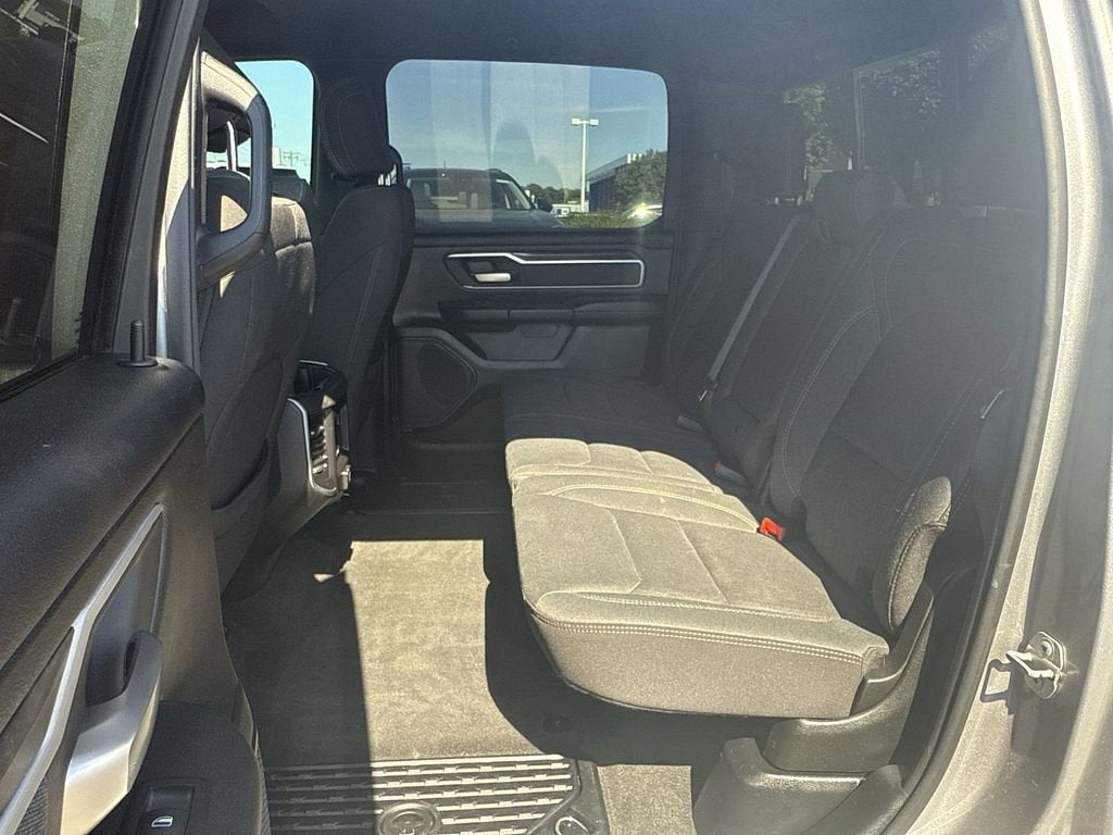 2020 RAM 1500 Big Horn Crew Cab 4x4 5'7" Box