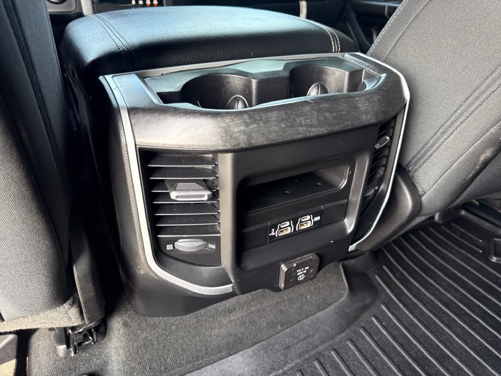 2020 RAM 1500 Big Horn Crew Cab 4x4 5'7" Box