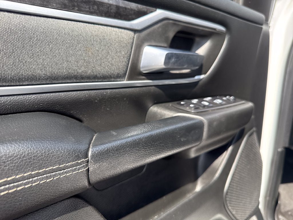 2020 RAM 1500 Big Horn Crew Cab 4x4 5'7" Box