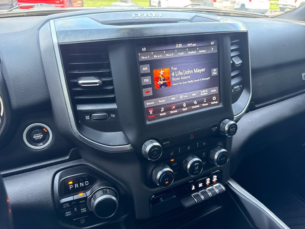 2020 RAM 1500 Big Horn Crew Cab 4x4 5'7" Box