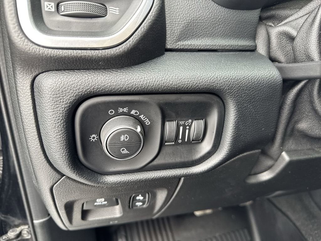 2021 RAM 1500 Laramie Crew Cab 4x4 5'7" Box