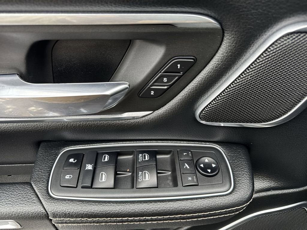 2021 RAM 1500 Laramie Crew Cab 4x4 5'7" Box