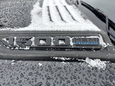 2021 RAM 1500 Laramie Crew Cab 4x4 5'7" Box