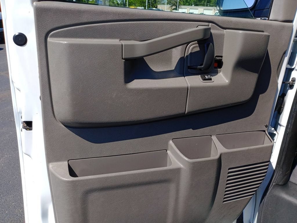 2017 Chevrolet Express Passenger 2500 LS