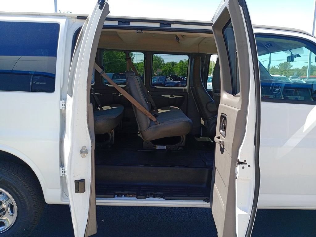 2017 Chevrolet Express Passenger 2500 LS