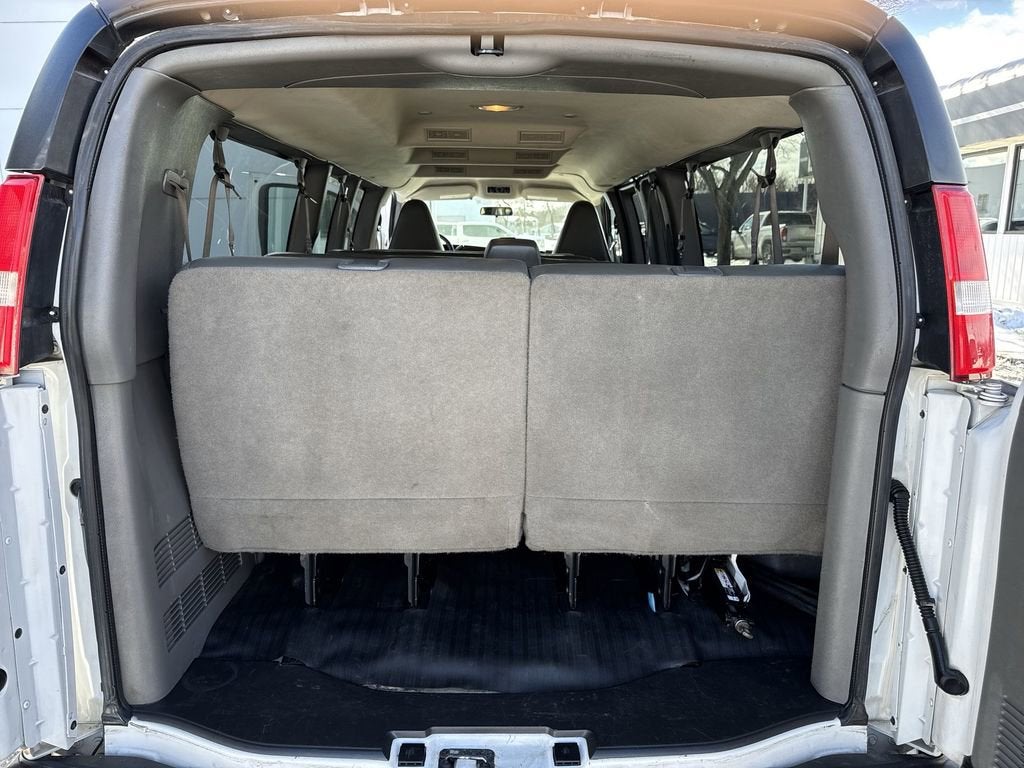 2020 Chevrolet Express Passenger 3500 1LS