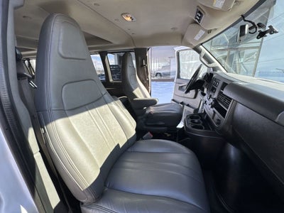 2020 Chevrolet Express Passenger 3500 1LS