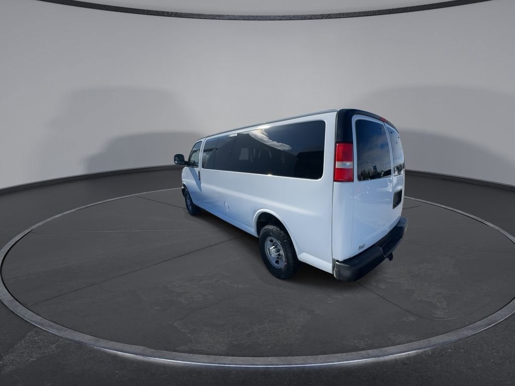 2020 Chevrolet Express Passenger 3500 1LS
