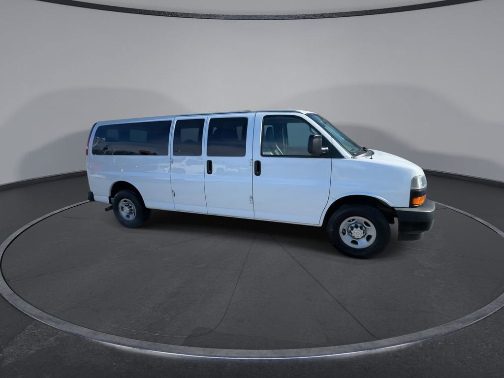 2020 Chevrolet Express Passenger 3500 1LS