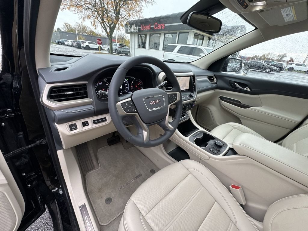2023 GMC Acadia Denali