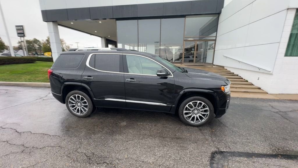 2023 GMC Acadia Denali