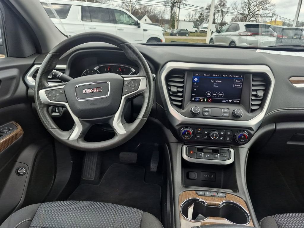 2023 GMC Acadia SLE