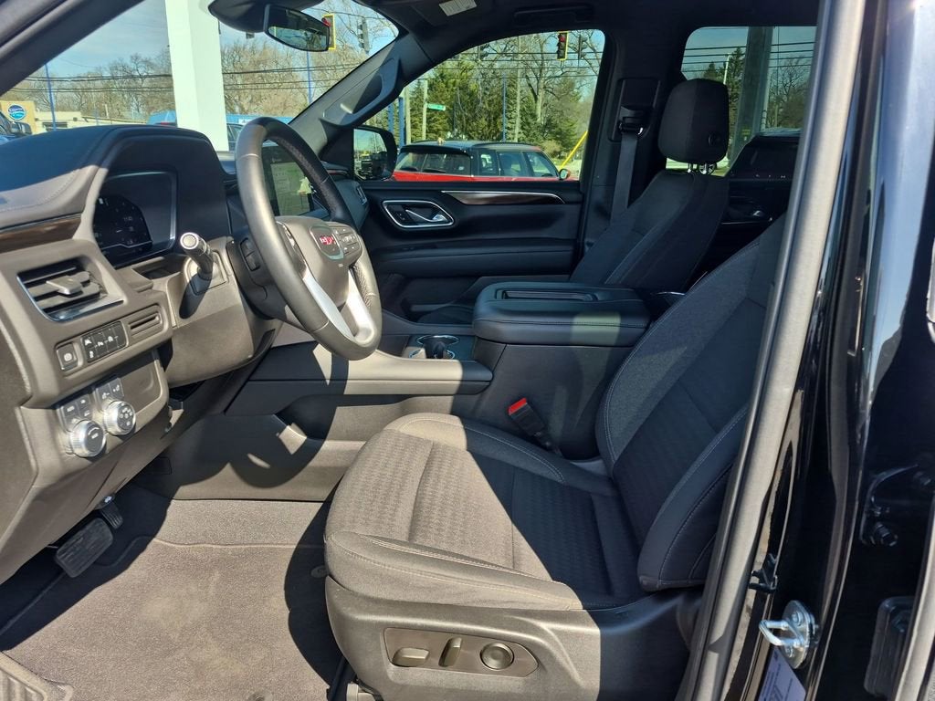 2023 GMC Yukon XL SLE