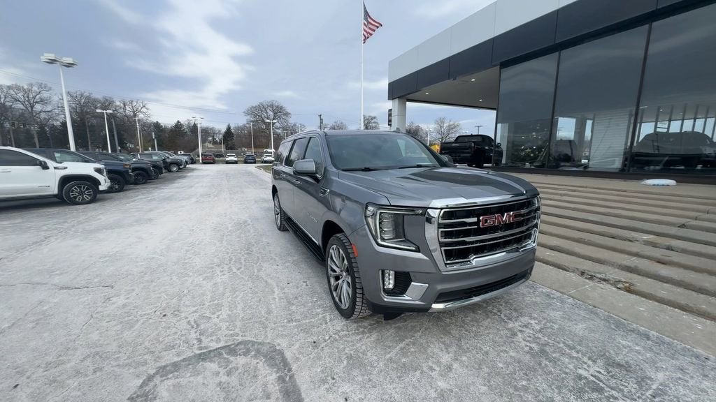 2022 GMC Yukon XL SLT