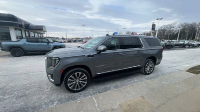 2022 GMC Yukon XL SLT