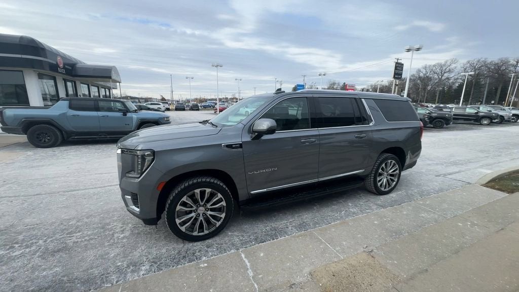 2022 GMC Yukon XL SLT