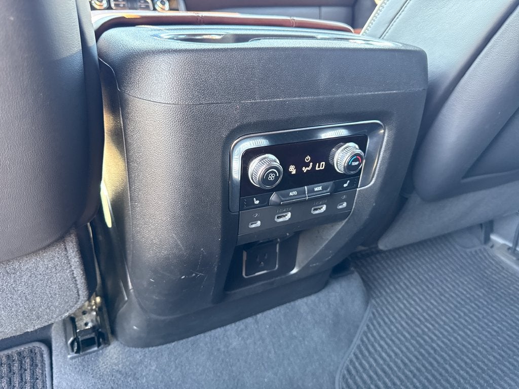 2023 GMC Yukon XL Denali Ultimate - Photo 14
