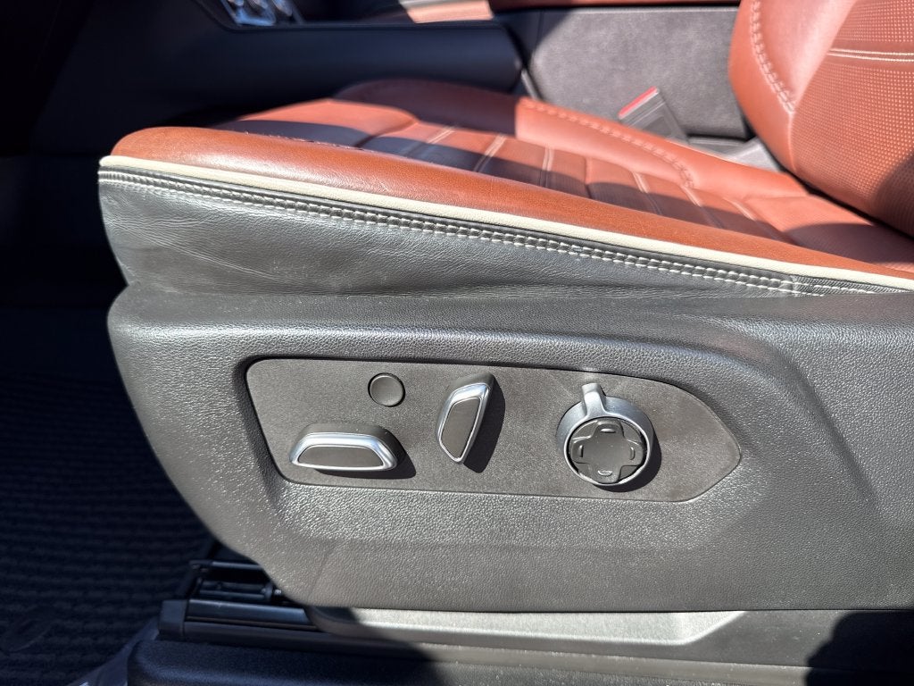 2023 GMC Yukon XL Denali Ultimate - Photo 17