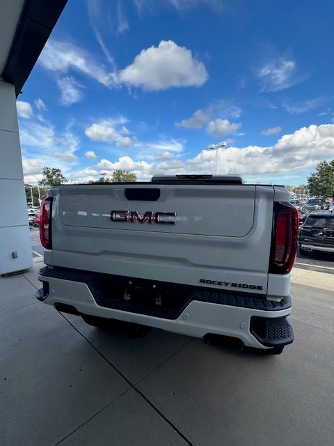 2025 GMC Sierra 1500 AT4 4WD