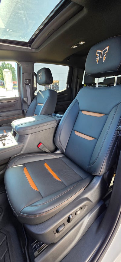 2025 GMC Sierra 1500 AT4 4WD