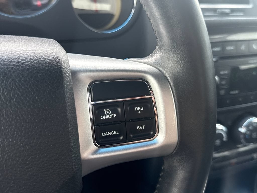 2011 Dodge Challenger BASE