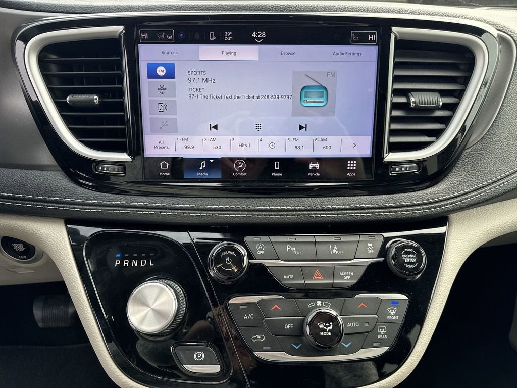 2023 Chrysler Pacifica Touring L