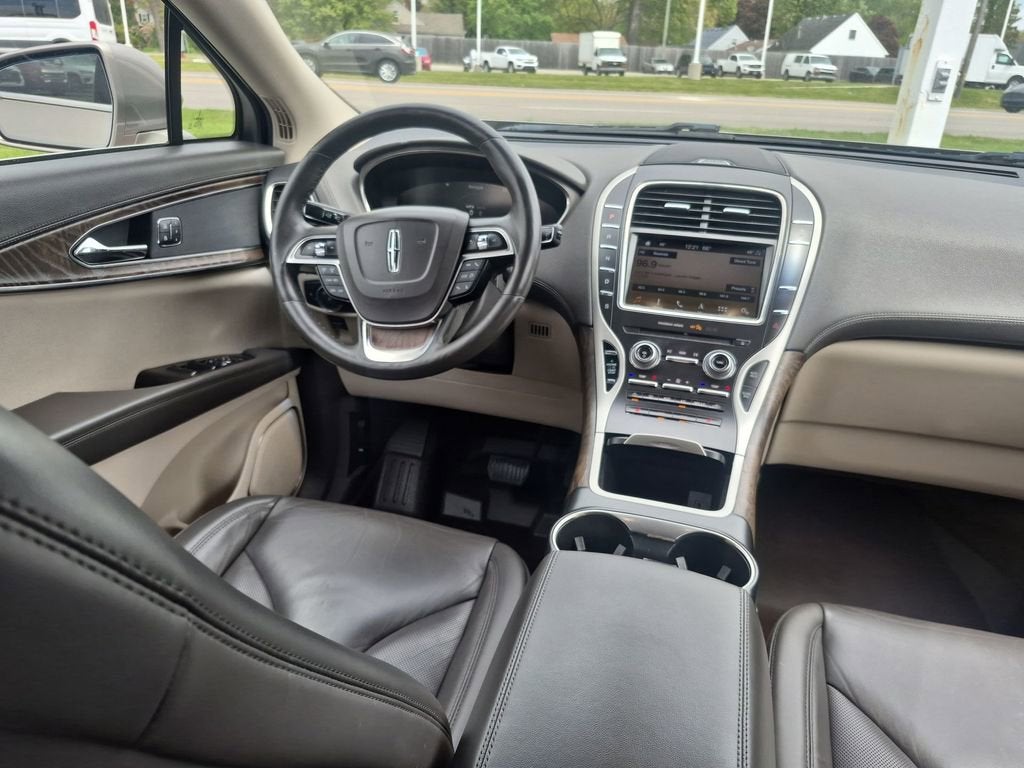 2019 Lincoln Nautilus Select