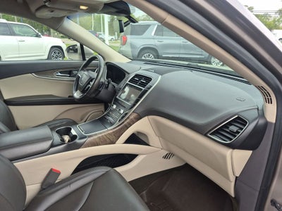 2019 Lincoln Nautilus Select