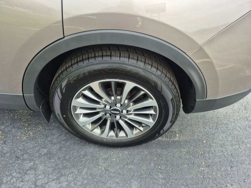 2019 Lincoln Nautilus Select