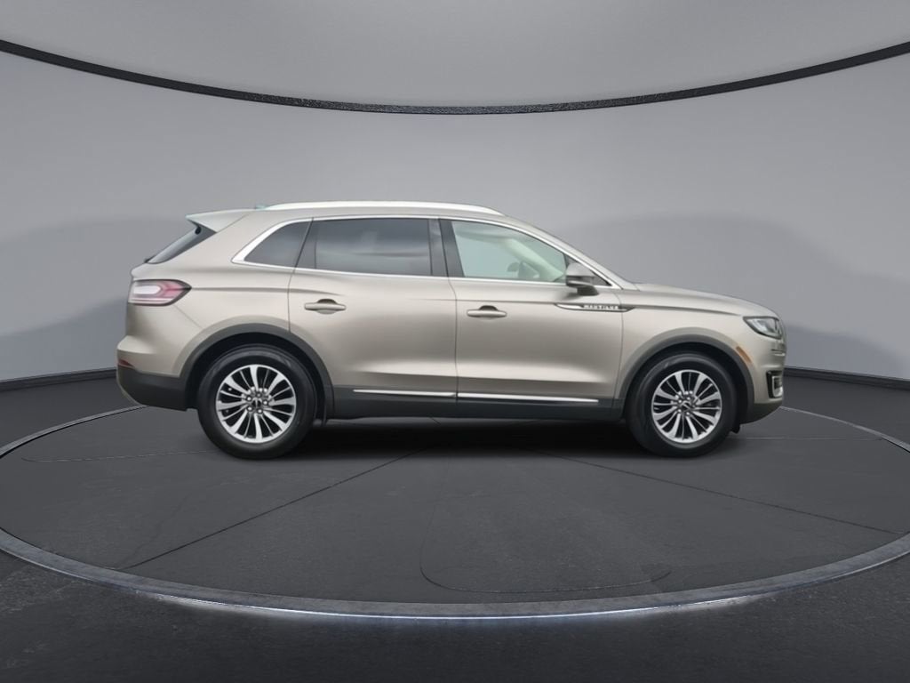 2019 Lincoln Nautilus Select