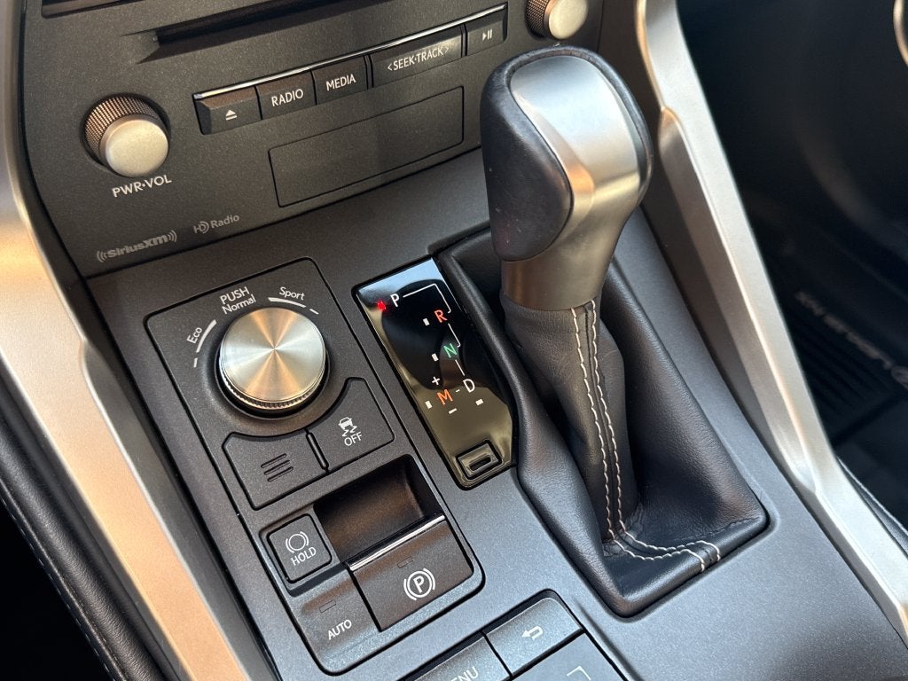 2021 Lexus NX 300 - Photo 21